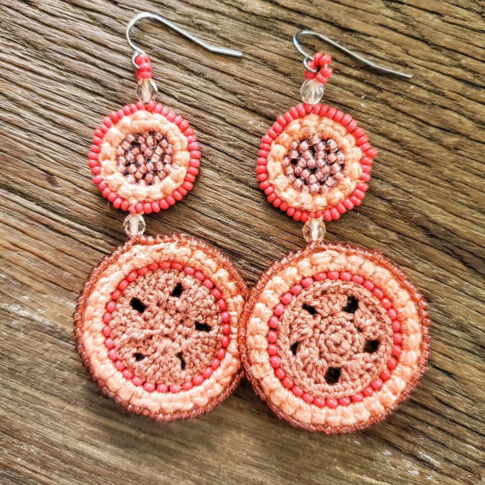Reina Coralista Beaded Peruvian Earings